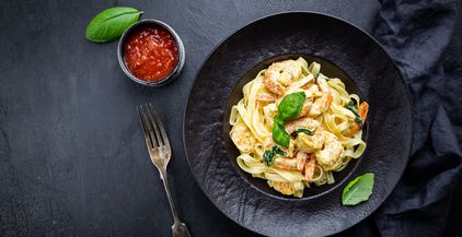 pasta-in-a-creamy-sauce-with-shrimp-2022-01-14-08-06-00-utc