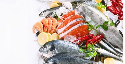 fresh-fish-seafood-fresh-fish-seafood-healthy-eating-concept-flat-lay-copy-space-148105433