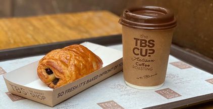 مخبوزات وقهوة من TBS