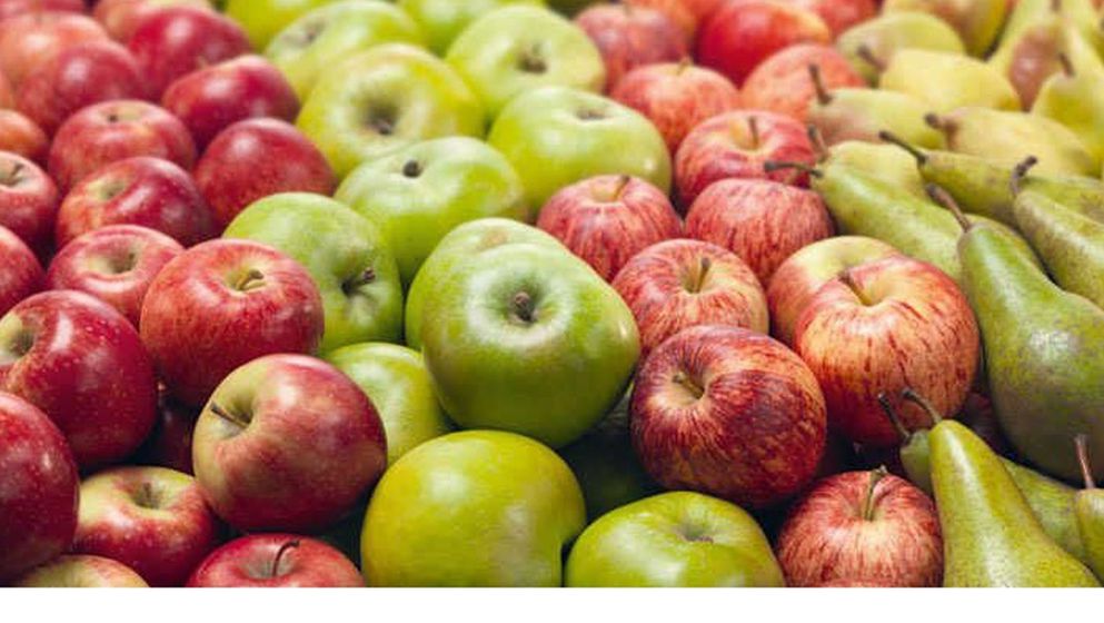 تناول  التفاح والكمثرى لتقليل خطر الإصابة بالسكتة الدماغية